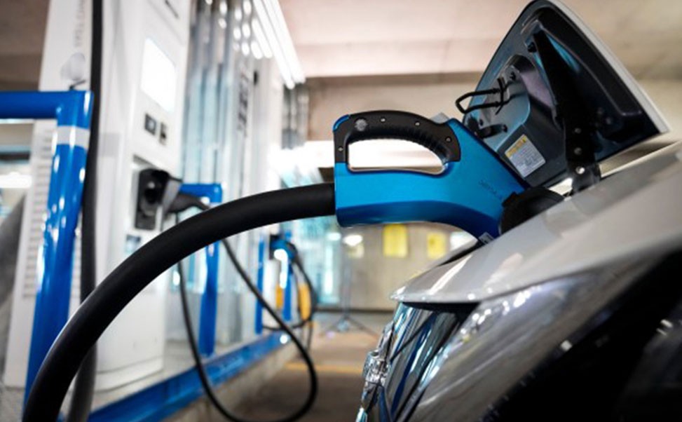 汽車充電樁技術(shù)創(chuàng)新與市場適應(yīng)性