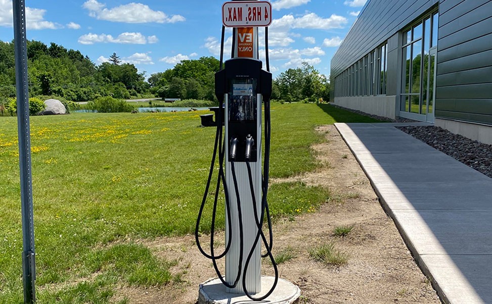 康普利新能源充電樁：助推電動(dòng)汽車(chē)充電新紀(jì)元