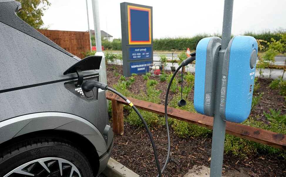 汽車(chē)充電站加盟：探索藍(lán)海市場(chǎng)的制勝之道